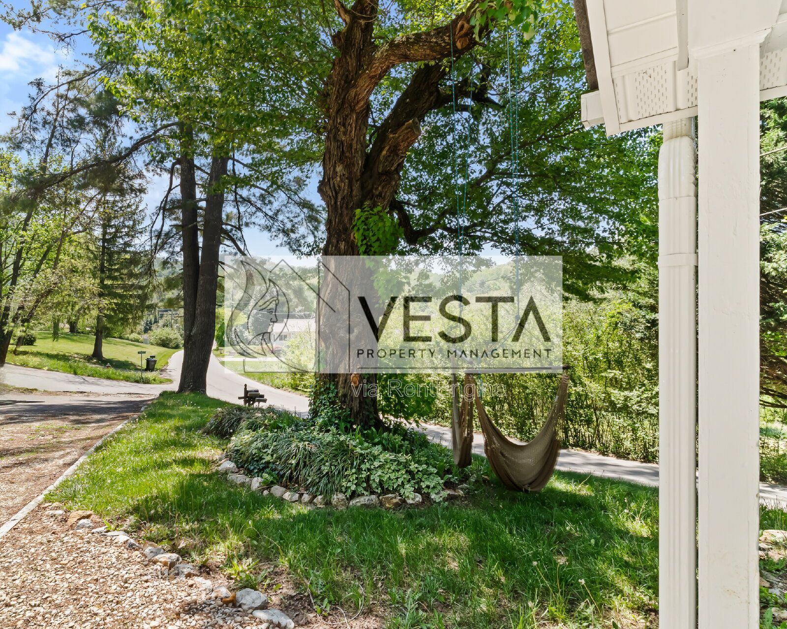 Fully Renovated 3BR Duplex — 5 Minutes to Downtown Waynesville property image