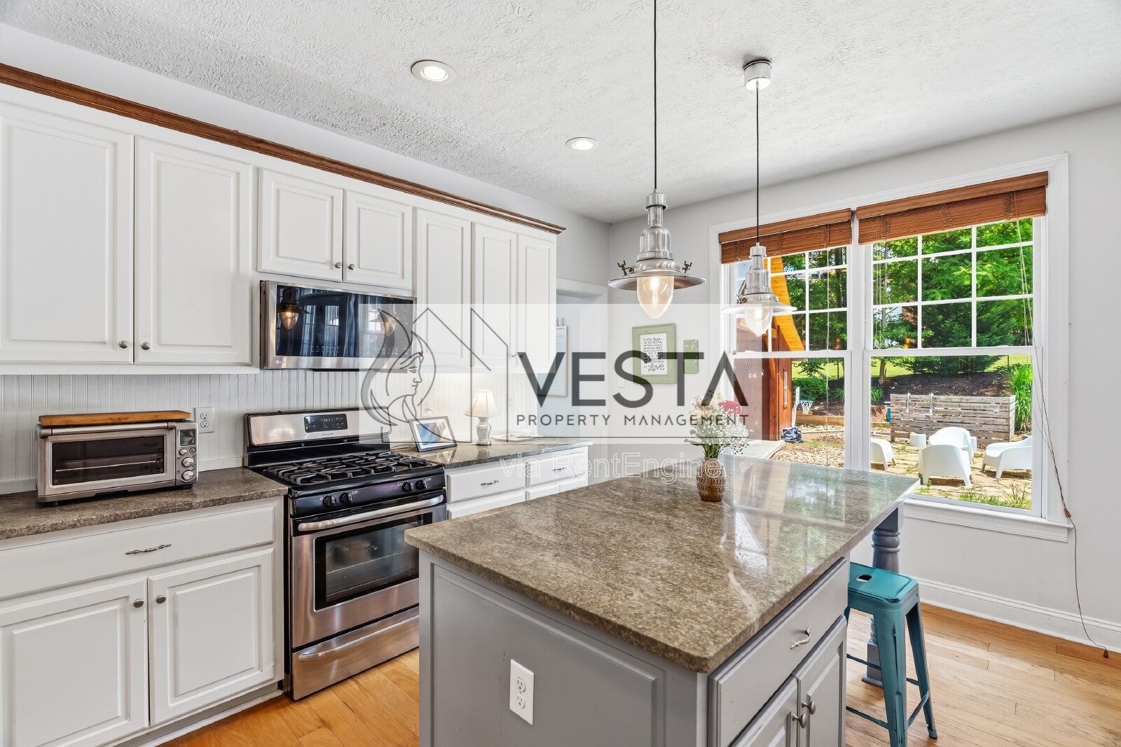 Stunning 5-Bed Black Mountain Home with Private Saltwater Pool property image