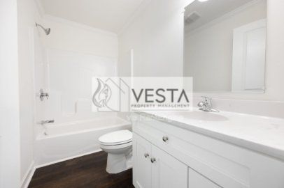 2 Bedroom, Fenced in Yard, Black Mountain! property image
