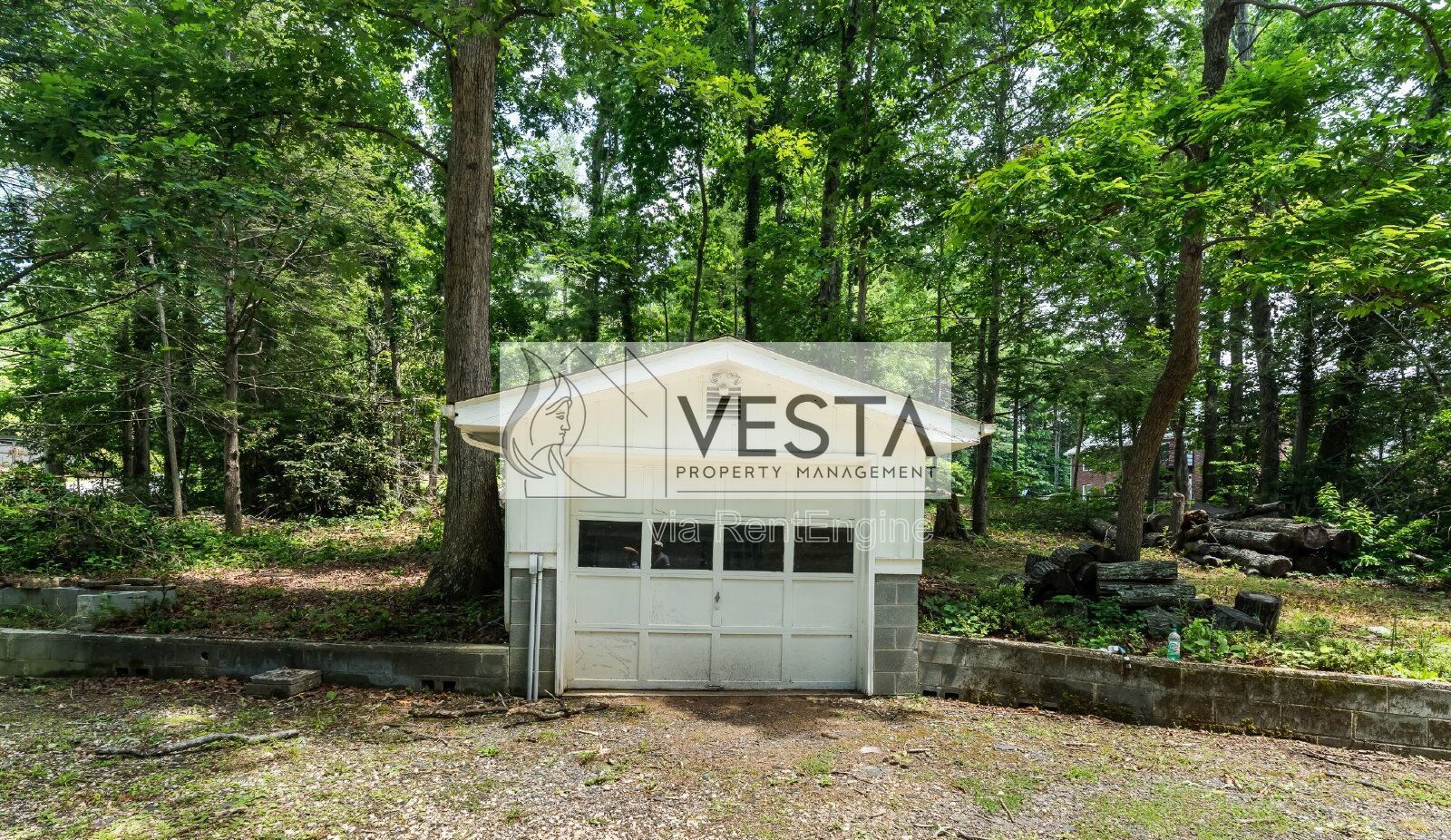 Two-Bedroom Cottage w/ Large Garage - Minutes to Hendersonville property image