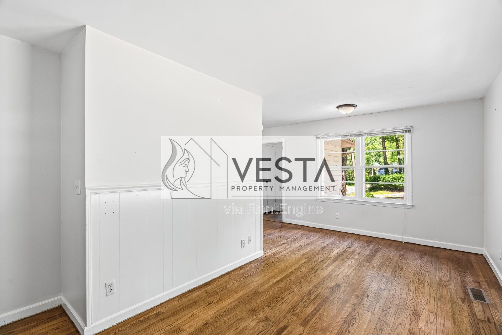Two-Bedroom Cottage w/ Large Garage - Minutes to Hendersonville property image