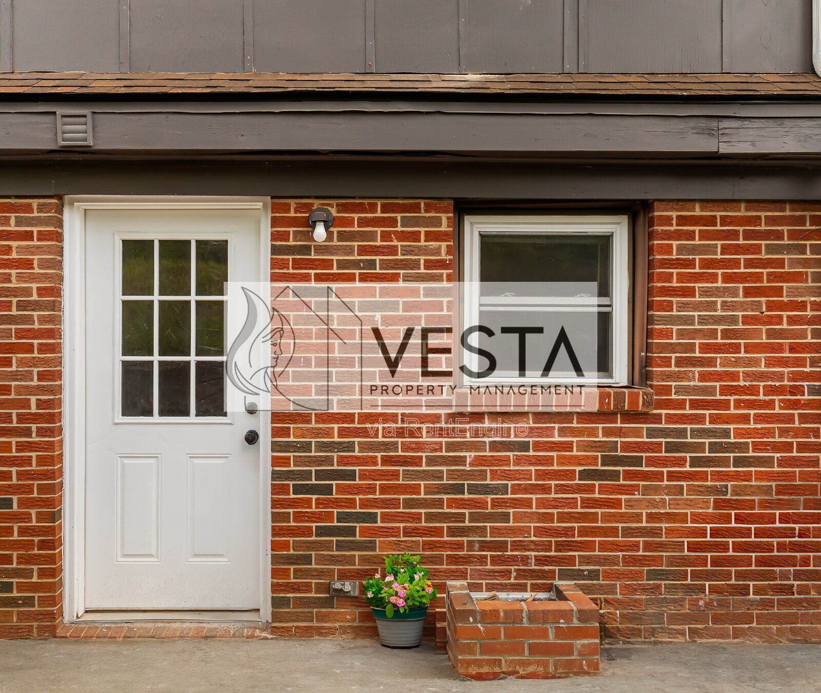 Renovated 2BR Townhome Apartment in Marion | Walk to Downtown | Heat Pump & A/C property image