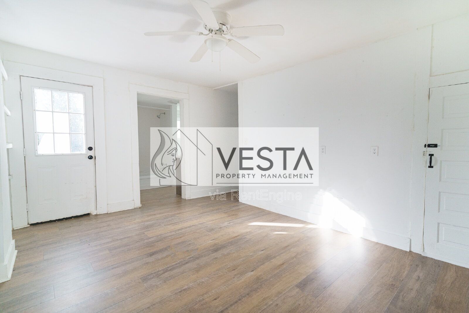 Charming 2-Bedroom, 1-Bathroom Home for Rent in Woodfin, NC property image