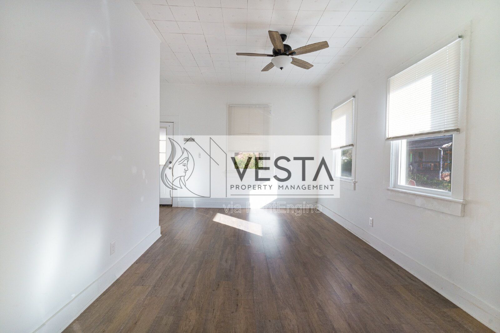 Charming 2-Bedroom, 1-Bathroom Home for Rent in Woodfin, NC property image